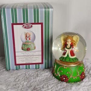 Musical Angel Praying Waterglobe 